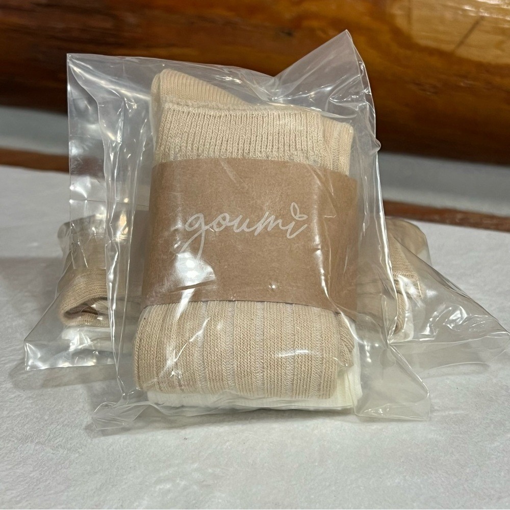Goumi Girl's Cream and Tan Casual‎ 2 pack of Socks